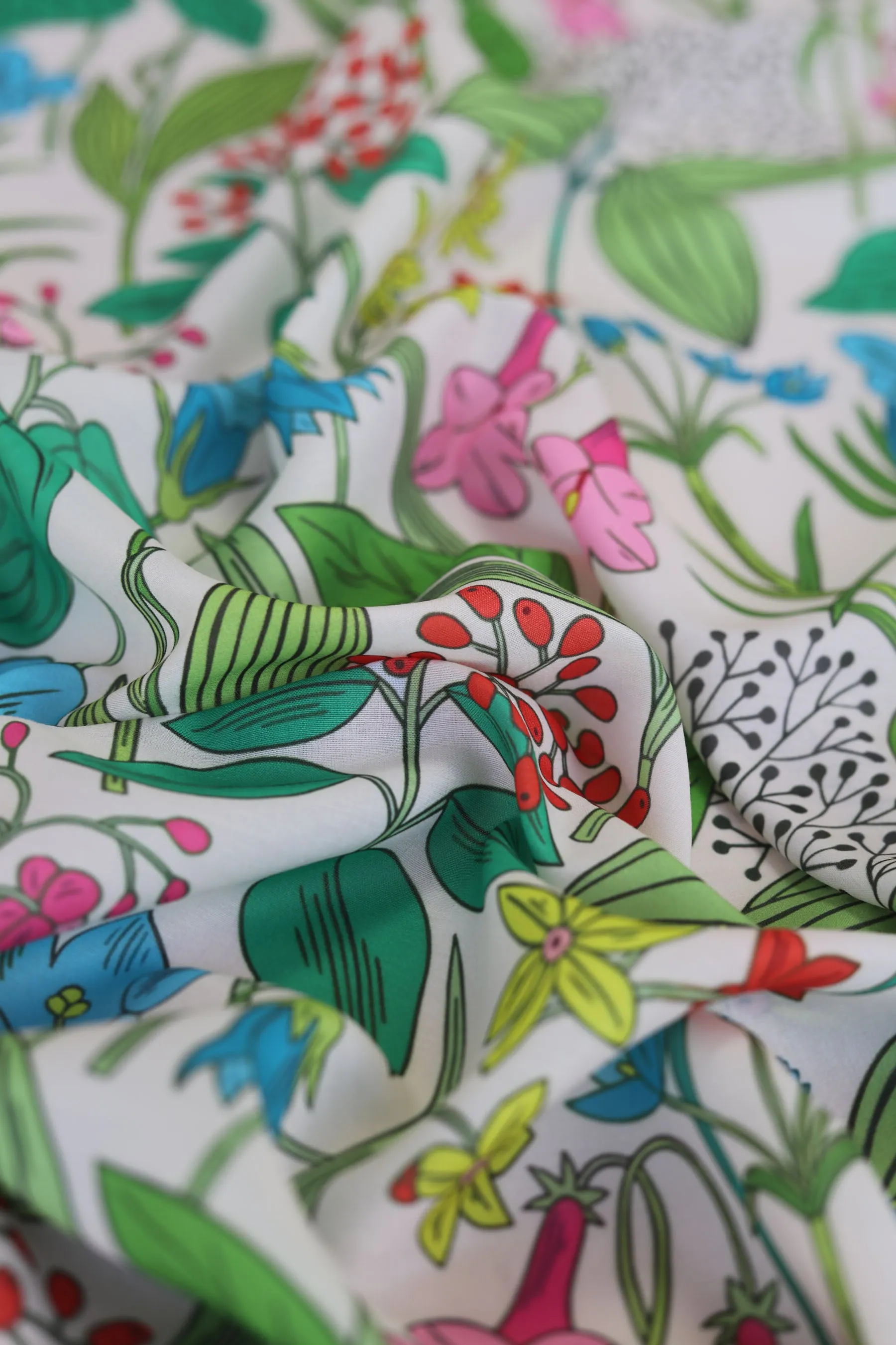 Colorful Botanical Pattern Printed Muslin Fabric