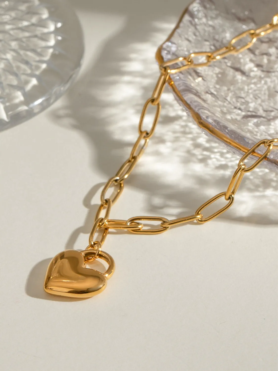 Heart Charm Chain Necklace: A Statement Piece for Every Occasion