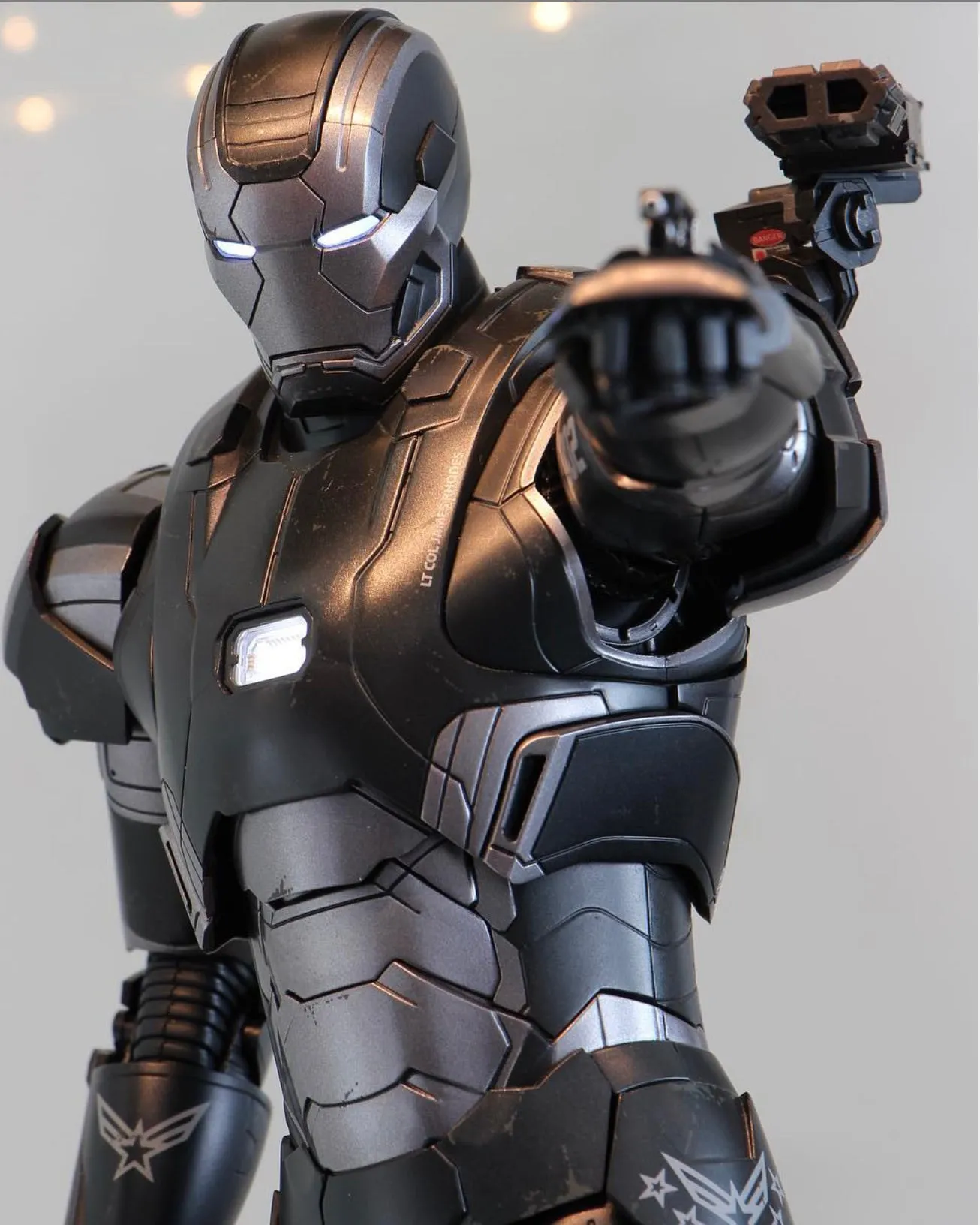 Hot toys MMS198D03 Marvel Ironman 3 War Machine Mark 2 Regular Edition