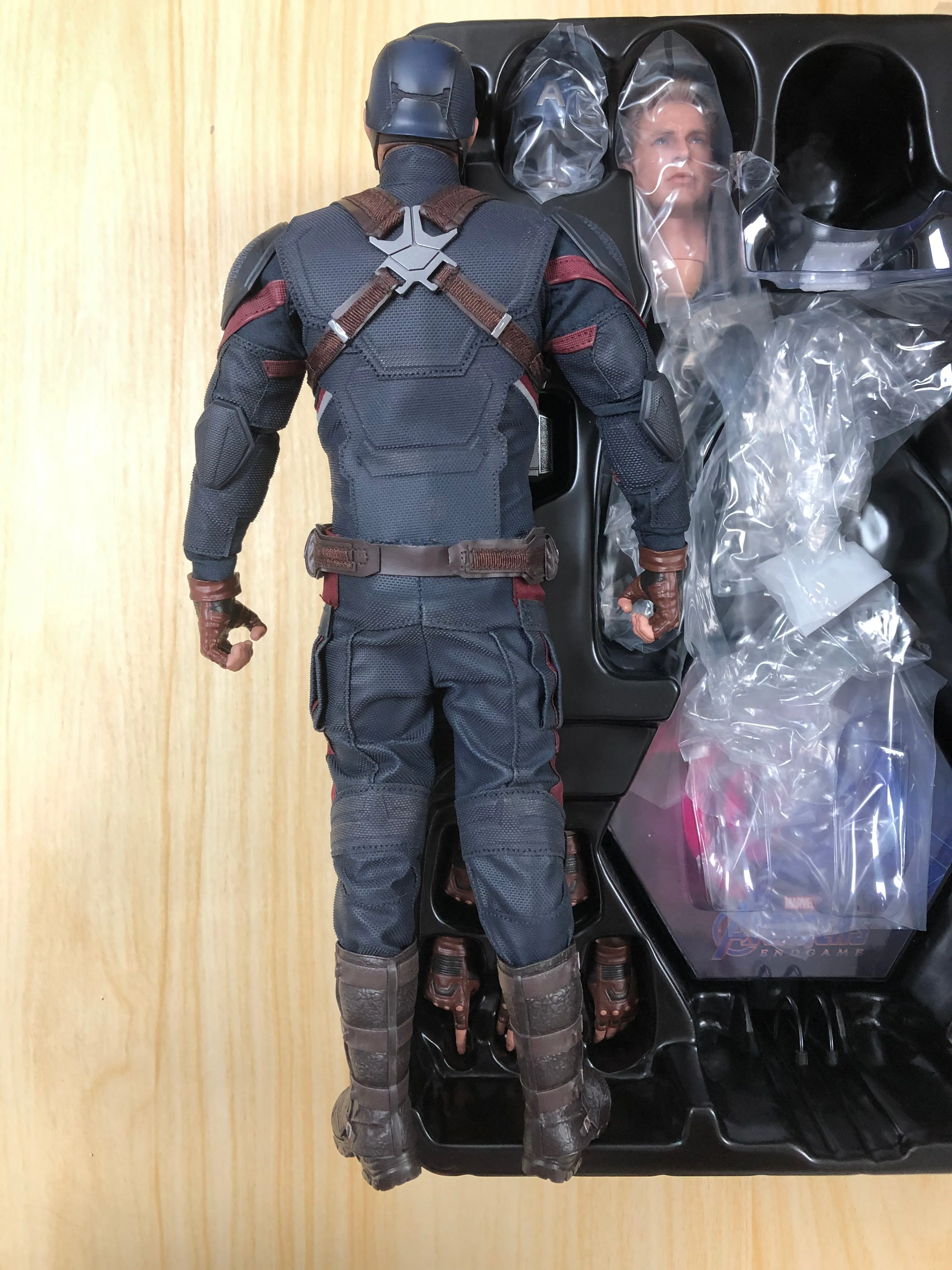 Hottoys Hot Toys 1/6 Scale MMS536 MMS 536 Avengers Endgame Captain America Chris Evans Action Figure USED