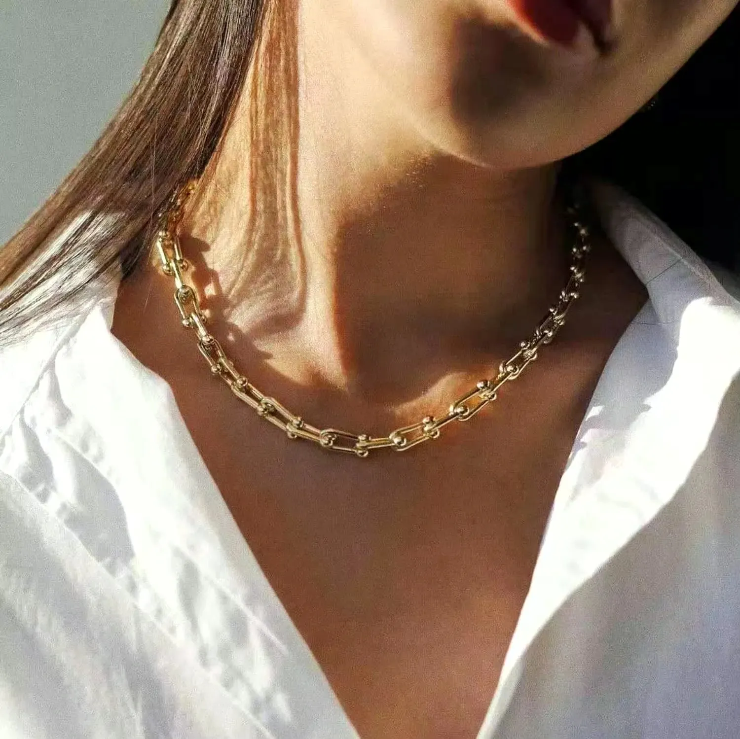 Interlocking Links Chain Necklace - Elegant Gold-Tone Jewelry