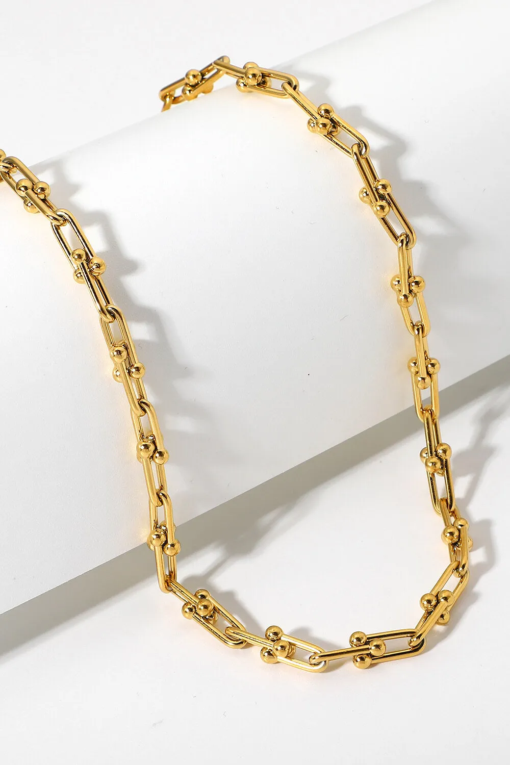 Interlocking Links Chain Necklace - Elegant Gold-Tone Jewelry