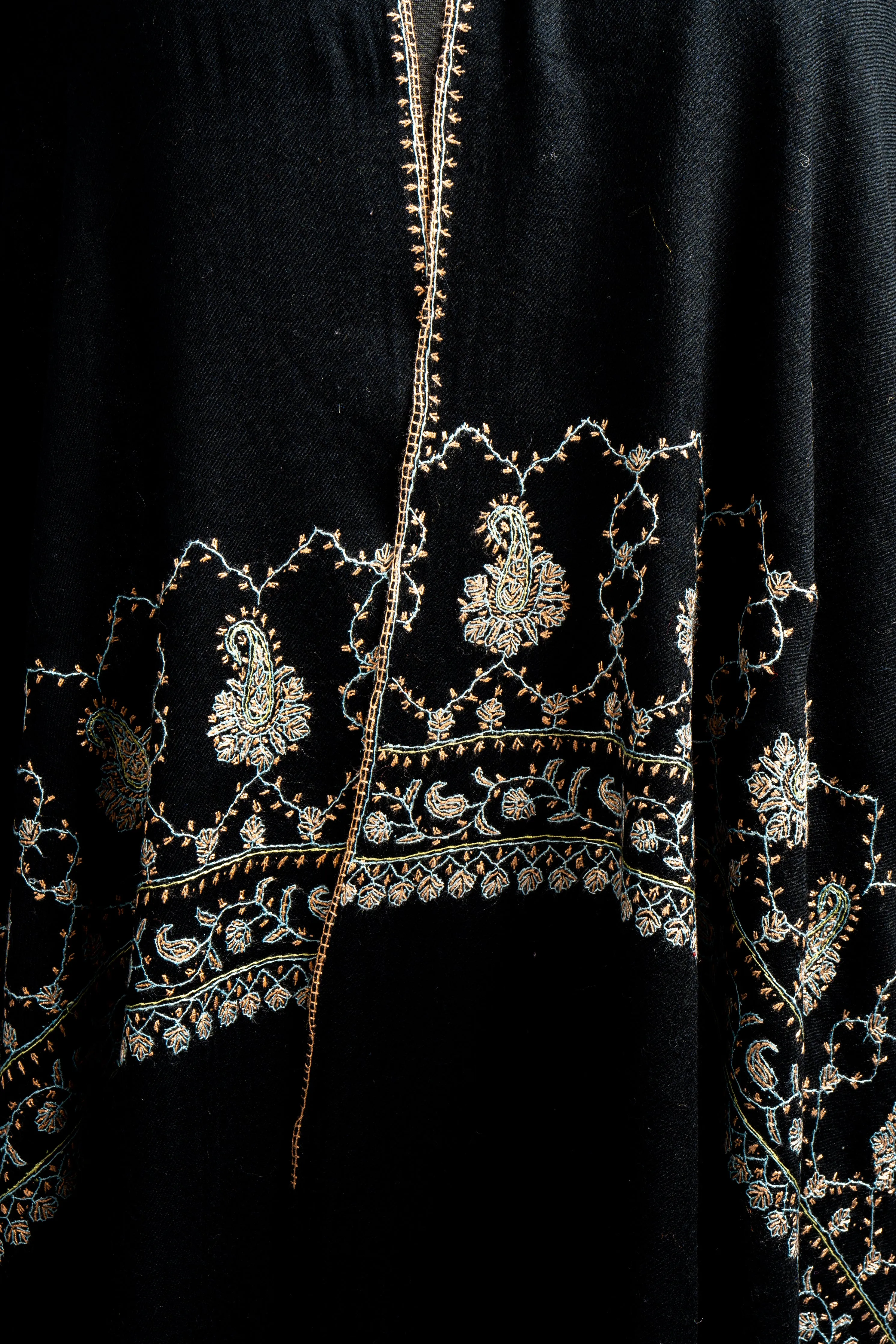 Midnight Elegance: Hand-Embroidered Sozni Merino Wool Scarf