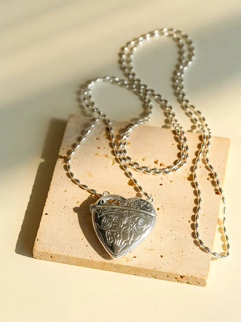 Minimalist Heart Crossbody Pendant Necklace