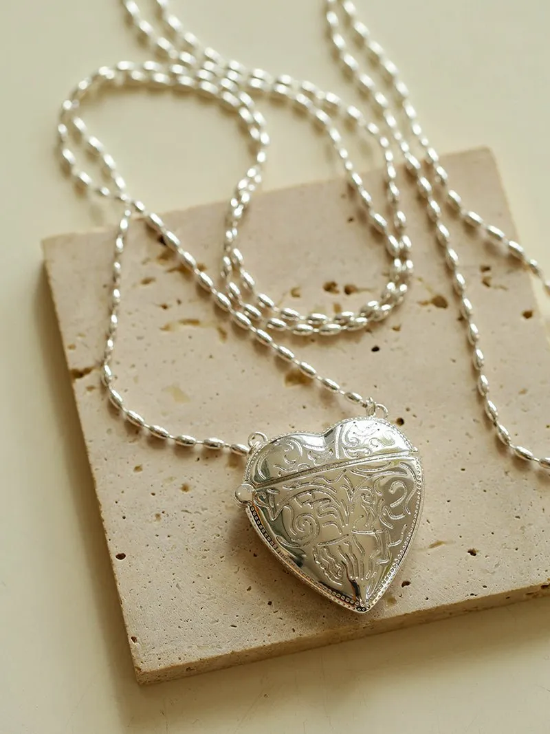 Minimalist Heart Crossbody Pendant Necklace