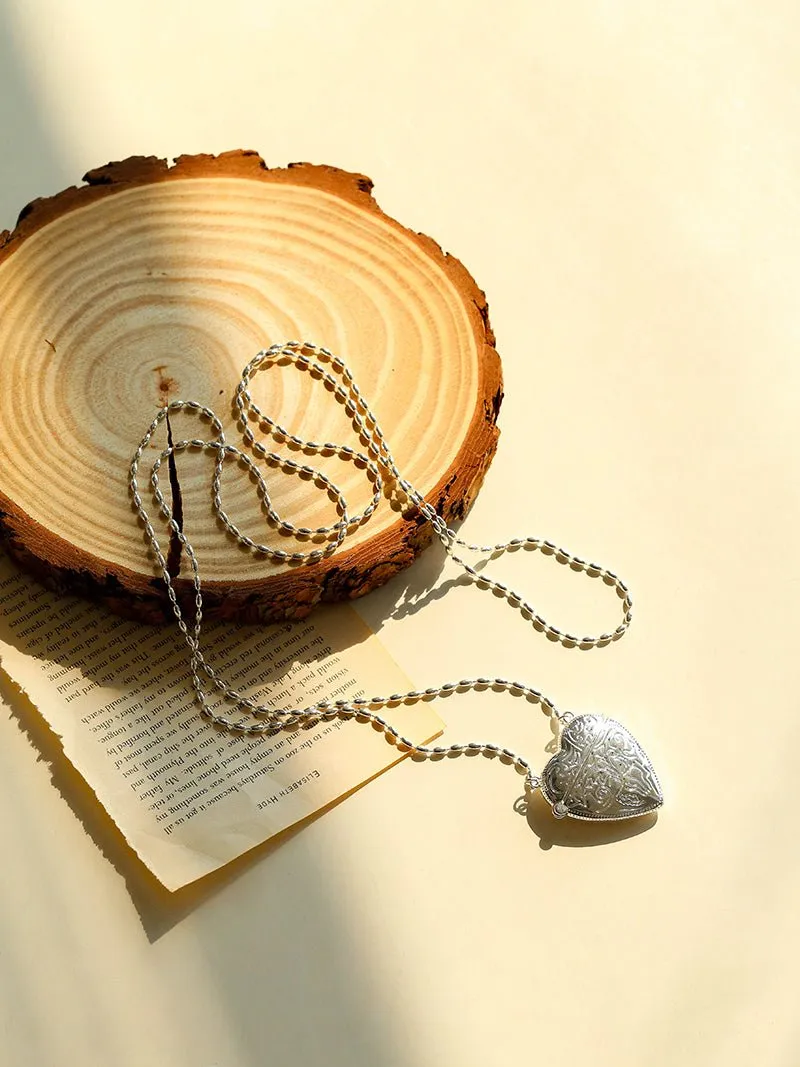 Minimalist Heart Crossbody Pendant Necklace