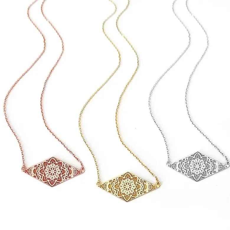 Vintage Engraved Lace Necklace For Women - 14k Gold Vermeil Statement Necklace